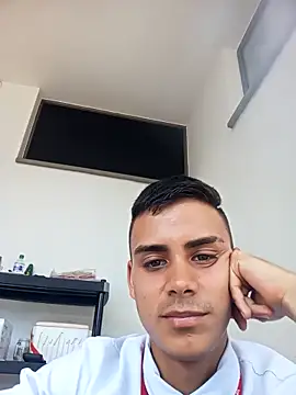 totoro_239 Live Webcam on Stripchat