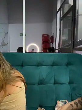 Antonella_Julieta live cam