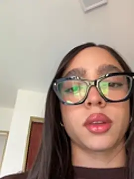 Webcam Model (hottiee_melannie)  is live.Free join now!