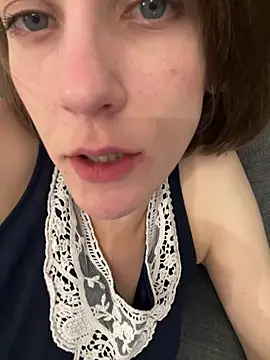 kamorana (F young) - Take off bra