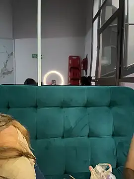 antonella_julieta (Ask my age) - Lick pussy