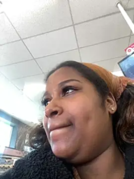 Webcam Model (xoxoSELENAxoxo)  is live.Free join now!