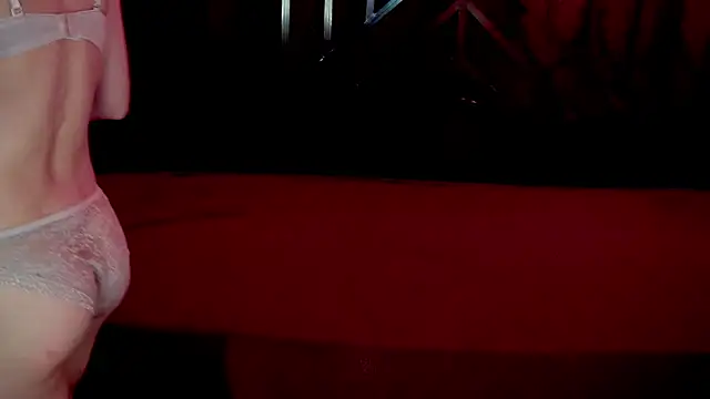 liviashy (F young) - spank the butt three times