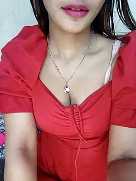 Webcam Model (xpihu)  is live.Free join now!