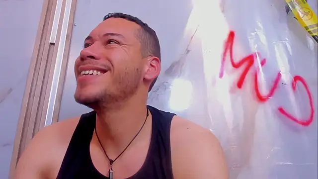 Aron_and_molly live sex cam