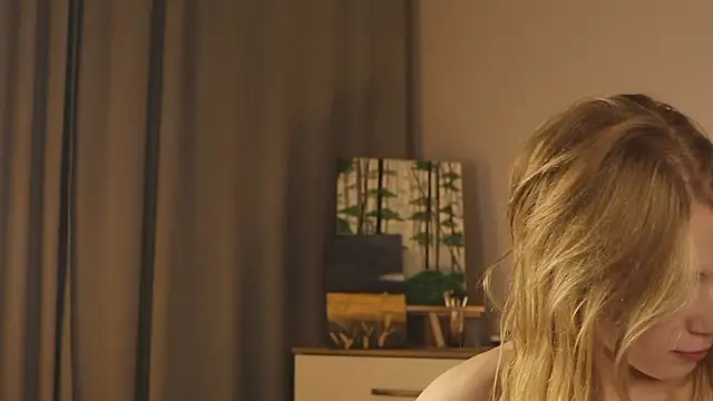 AliceLebel live sex cam