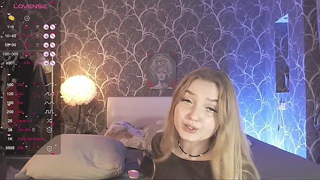 MiaMiaMeow's Stripchat show and profile