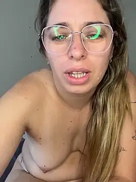 Webcam Model (soyanahii)  is live.Free join now!