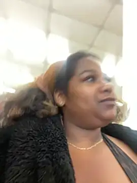 xoxoselenaxoxo - XoxoSELENAxoxo's free webcam - UK Sex Cams