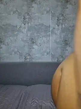 Webcam Model (siamelton)  is live.Free join now!