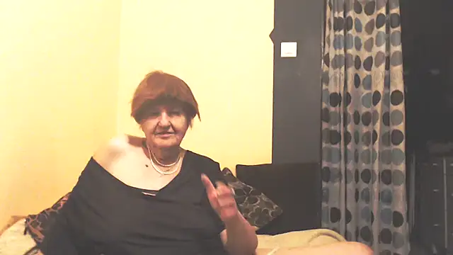 mioritahard - MioritaHard's free webcam - UK Sex Cams