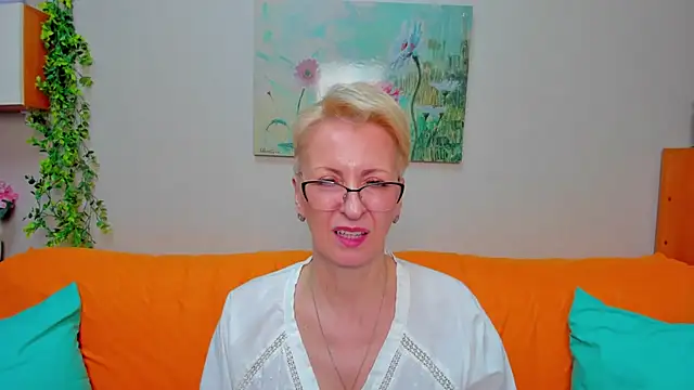 iamyourdream89 (F mature) - Controlling my toy