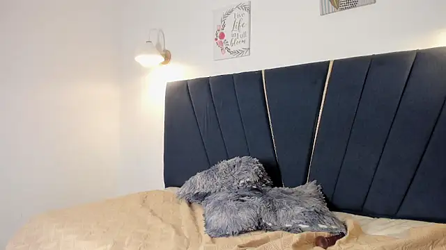 junior_cum18 live cam