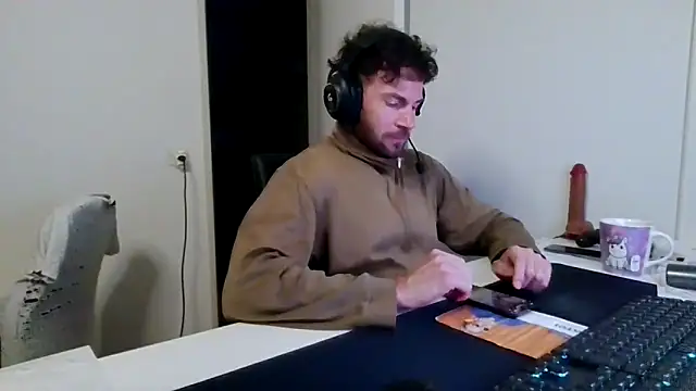 alpha-hunk live sex cam