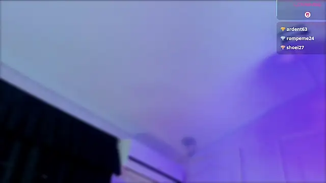 lanna_brunette live cam