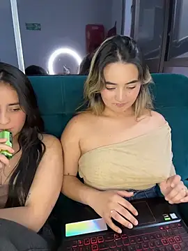 Antonella_Juliet... Live Webcam on Stripchat