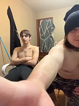 desiredude9 live cam