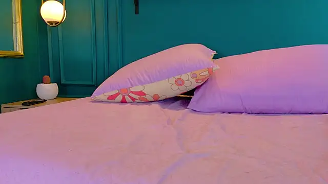 ale_cam (F young) - naked dance