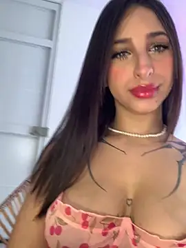 melodyadamss (F teen) - spit on tits
