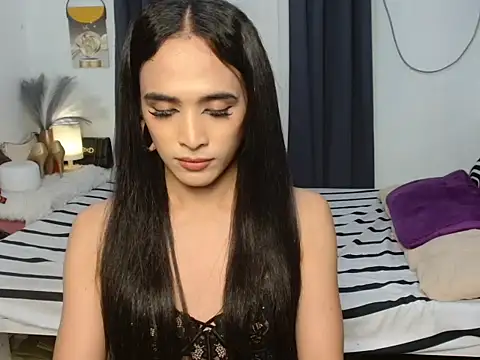 Maxinerein live cam
