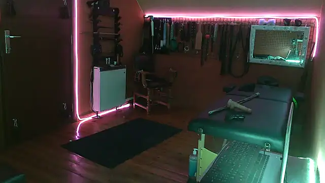 Ginny-the-bdsm-nympho live cam