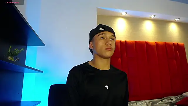 dominik_souza (M twink) - naked oli