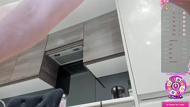 DominantAlex18 live cam