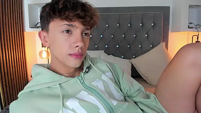 tomy_rox (M young) - cock hard