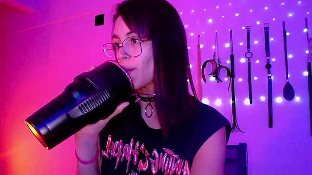 nina_kink - Nina_kink's free webcam - UK Sex Cams