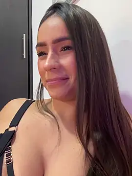 mau_white (F milf) - show tits and sexy twerk