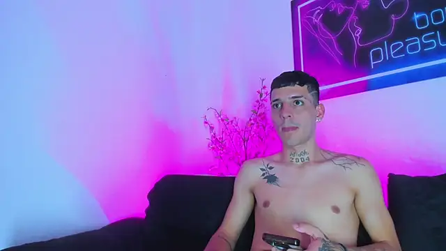 Pleasure_boys_hot live cam