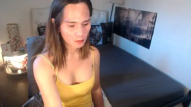 NinaDOM4CUM live sex cam