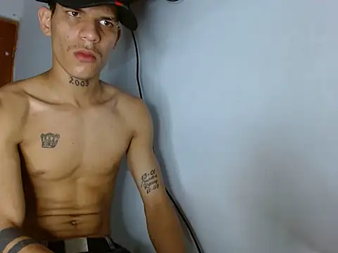 ethanchamo live sex cam