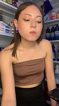 Webcam Model (PrettyAmber)  is live.Free join now!