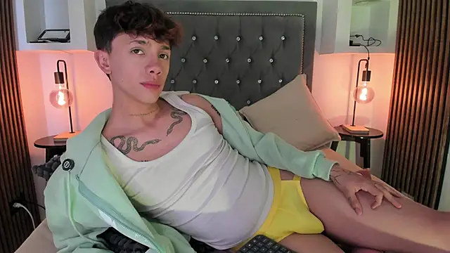 tomy_rox (M young) - cock hard