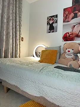 zafiro_mo0n (Ask my age) - squirt squirt