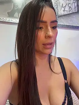 mau_white (F milf) - show tits and sexy twerk