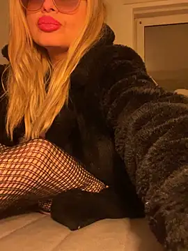 lisavontease - Lisavontease's free webcam - UK Sex Cams