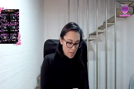 jessie_desire (F young) - flash tits