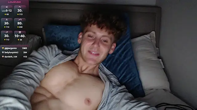 DominantAlex18 live cam