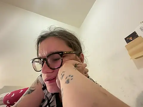 Kati2942 live sex cam