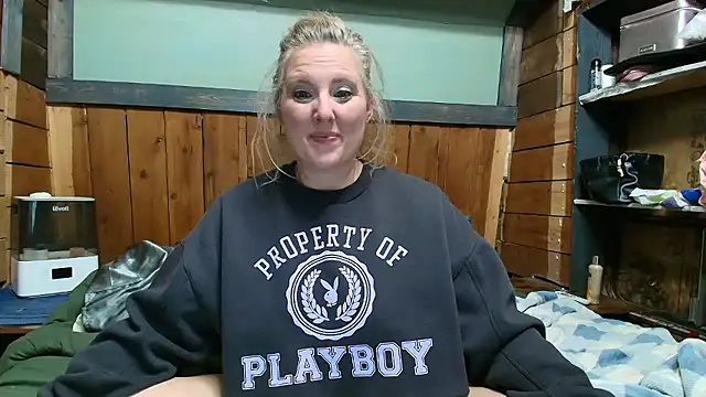 lisaxlovexxx's Stripchat show and profile