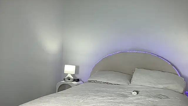 bbybree (F young) - wet white tee