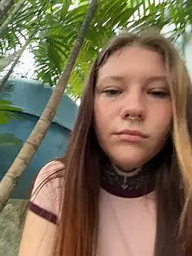 fionamurr (F teen) - insert Lavens into the pussy