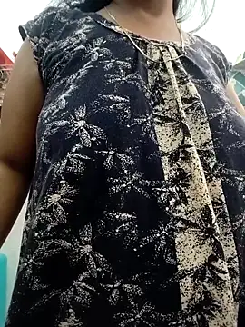 hot-tinaa (F young) - Boobs Show