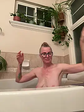 venus22cumin (F mature) - Make me smile