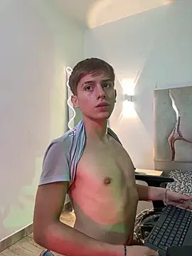 evan_tay (M twink) - Kiss ❤️😘