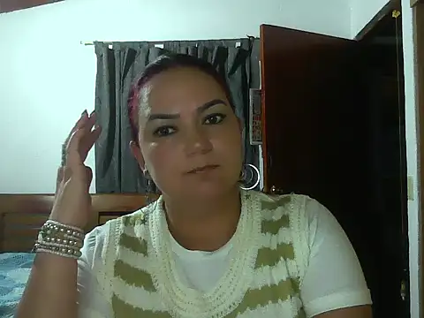 roja_tentacion - Roja_tentacion's free webcam - UK Sex Cams