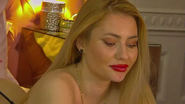 MisshaNight live cam