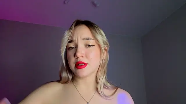 chrissberry (F young) - show my ass close